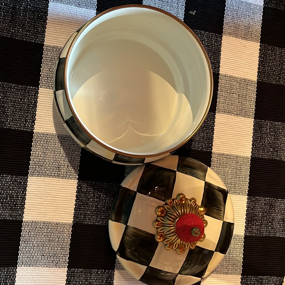 New MacKenzie-Childs Courtney Check Squash Pot. Perfect covered candy dish, etc. - Picture 4 of 4